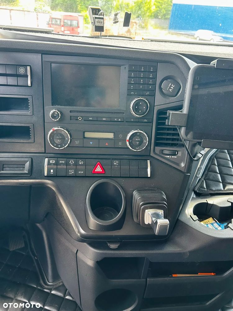 Mercedes-Benz ACTROS - 9