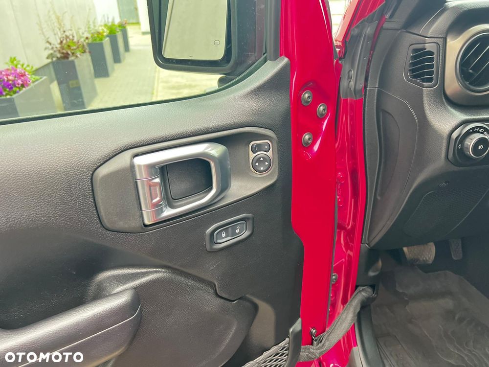 Jeep Wrangler - 22