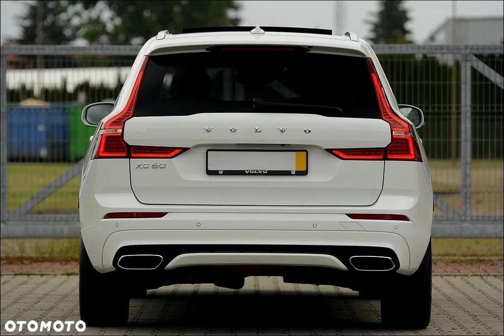 Volvo XC 60 D4 SCR AWD R-Design - 4