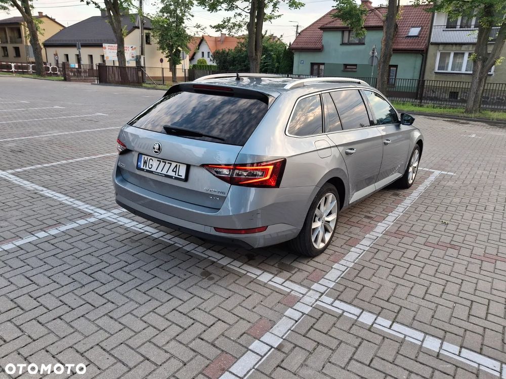 Skoda Superb 2.0 TDI 4x4 Style DSG - 5