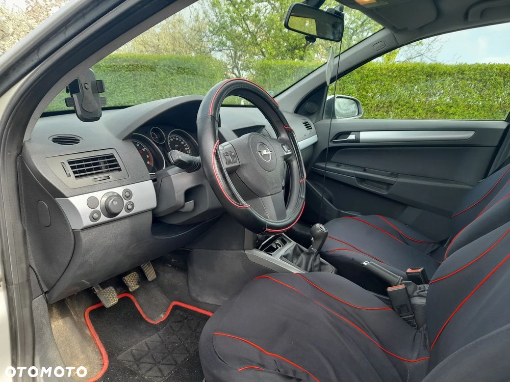 Opel Astra 1.6 Essentia - 10