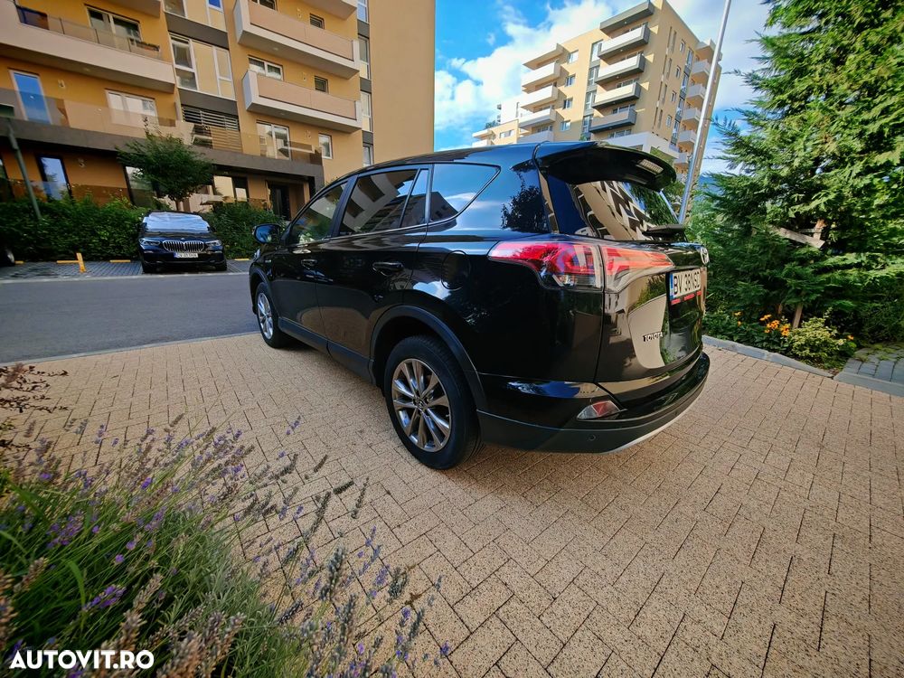Toyota RAV4 - 5