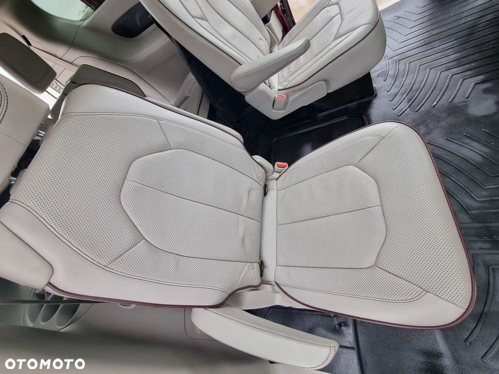Chrysler Pacifica - 29