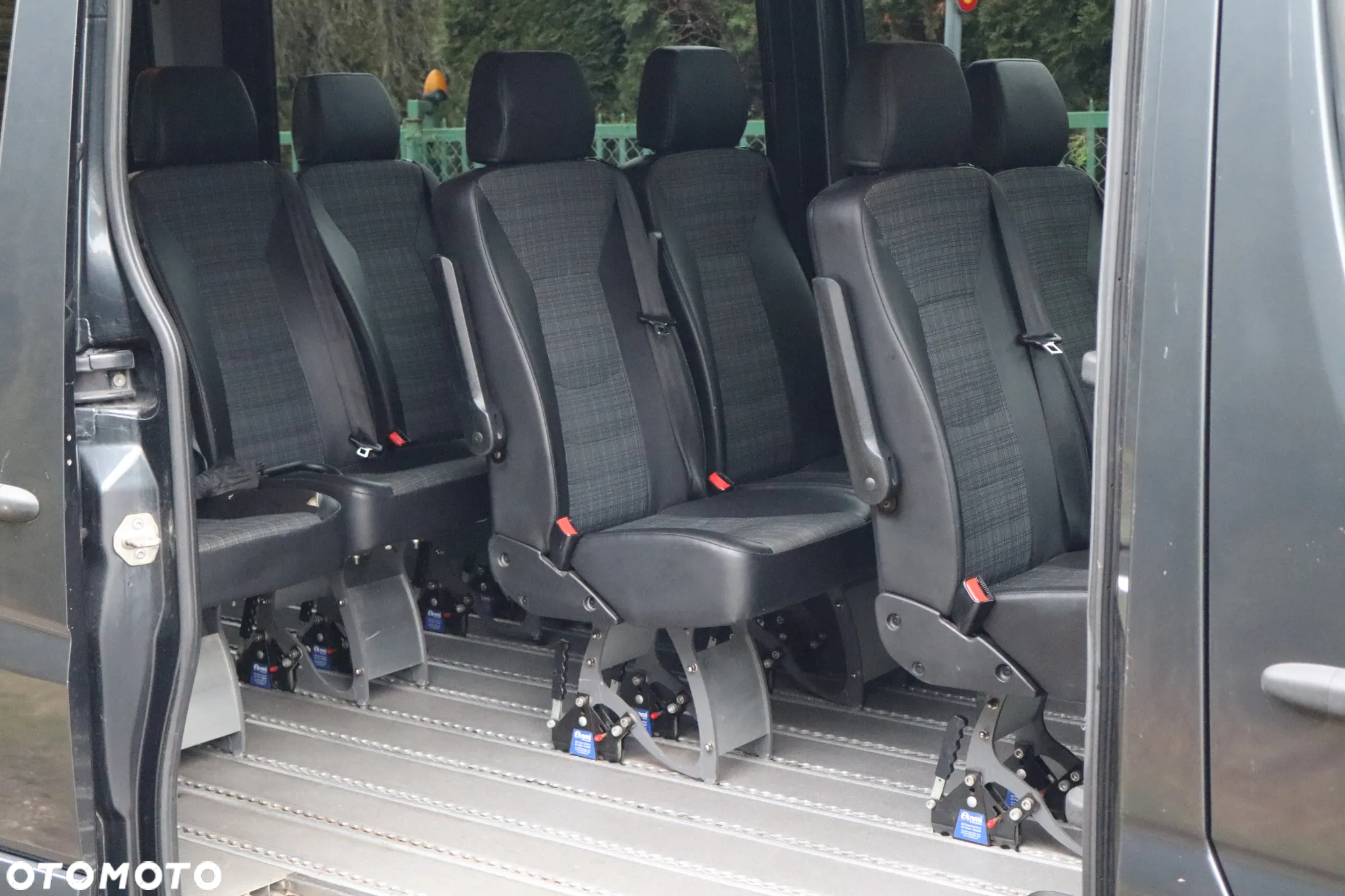 Mercedes-Benz Sprinter - 12