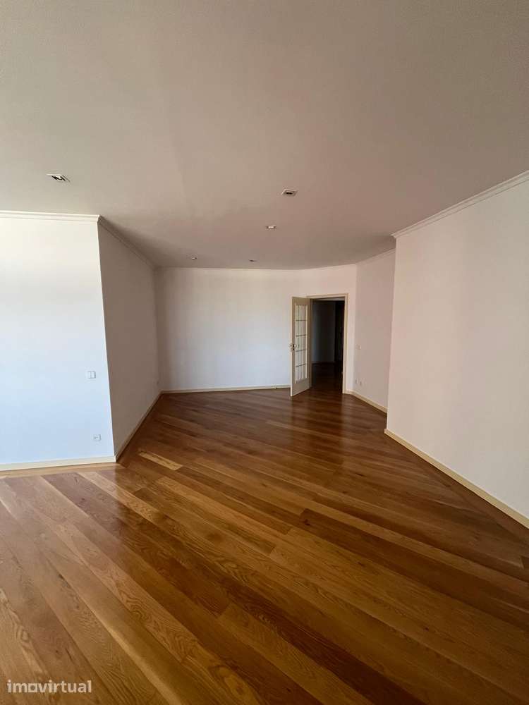 Apartamento T4 em Celas – Coimbra | Excelente localização - Grande imagem: 5/26