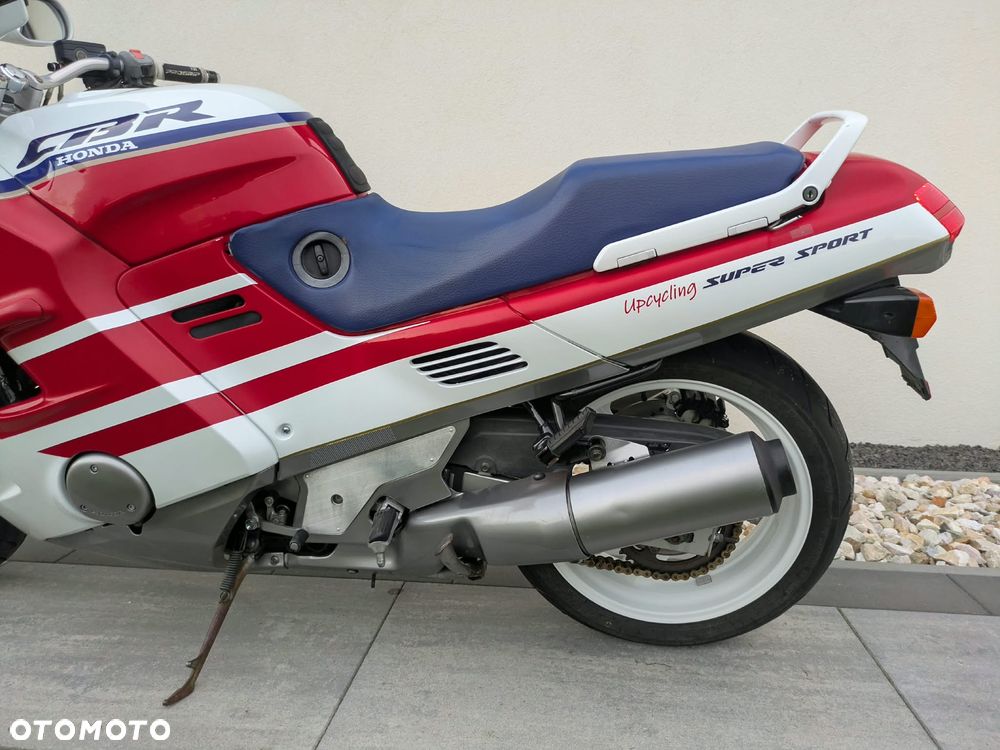 Honda CBR - 18
