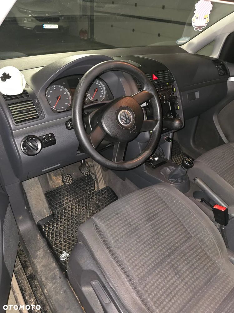 Volkswagen Touran 2.0 FSI Highline - 11