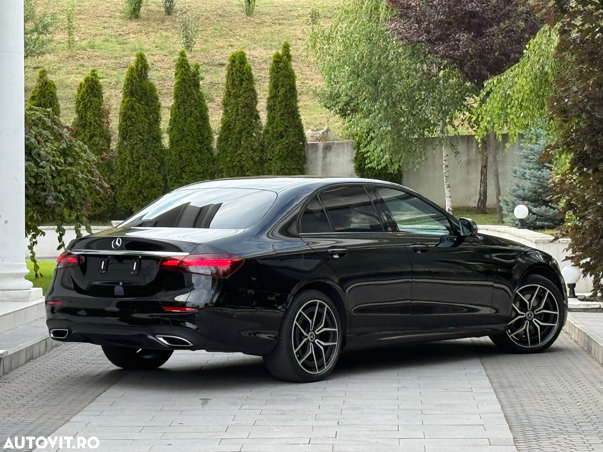 Mercedes-Benz E 300 9G-TRONIC AMG Line - 6
