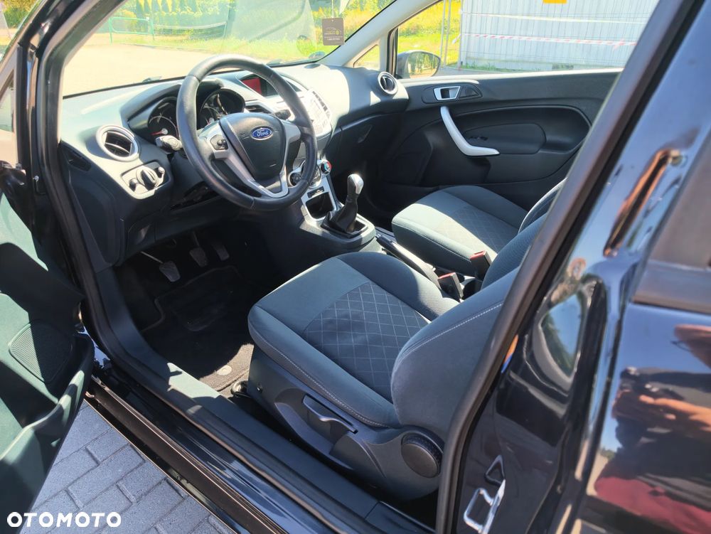 Ford Fiesta 1.25 Champions Edition - 19
