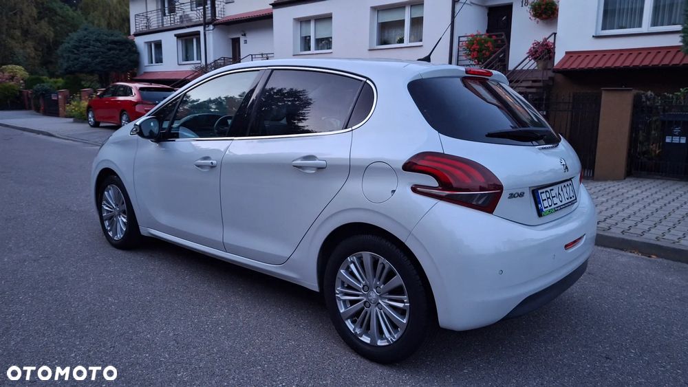 Peugeot 208 1.2 PureTech GPF Allure S&S EAT6 - 12