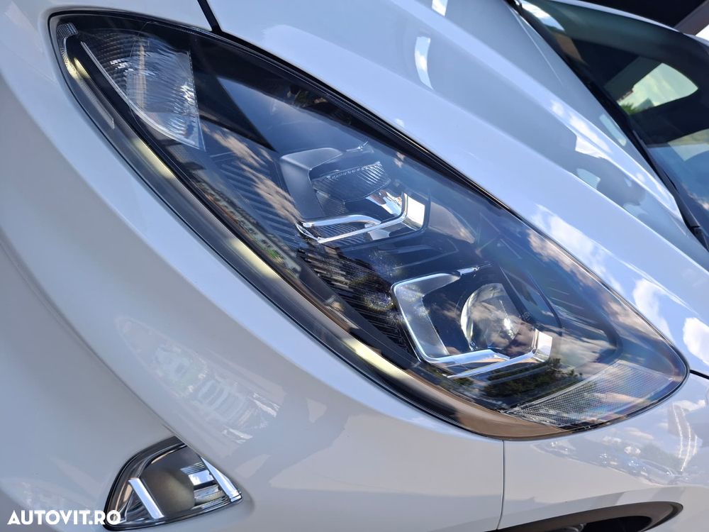 Ford Kuga - 24