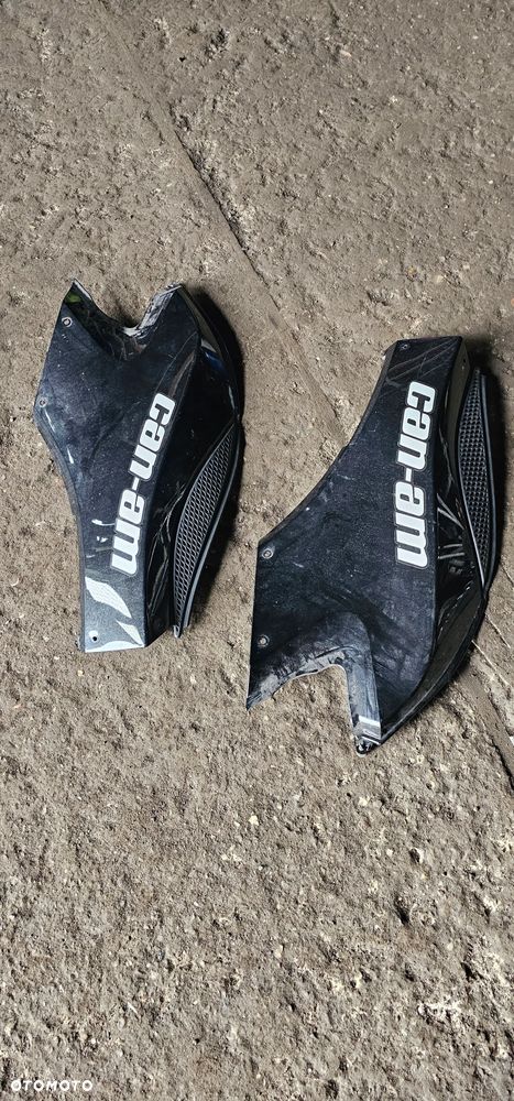 Osłona plastik owiewka boczek prawy Can Am Spyder RS Rotax 990 12r. - 4