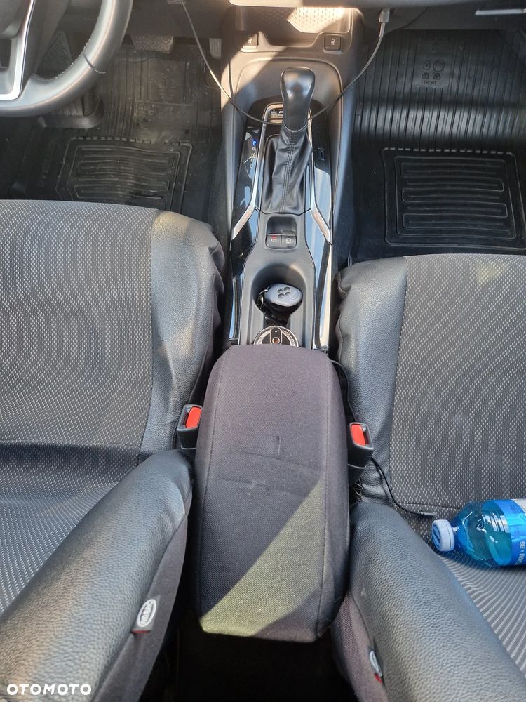 Toyota Corolla 1.8 Hybrid Comfort - 17