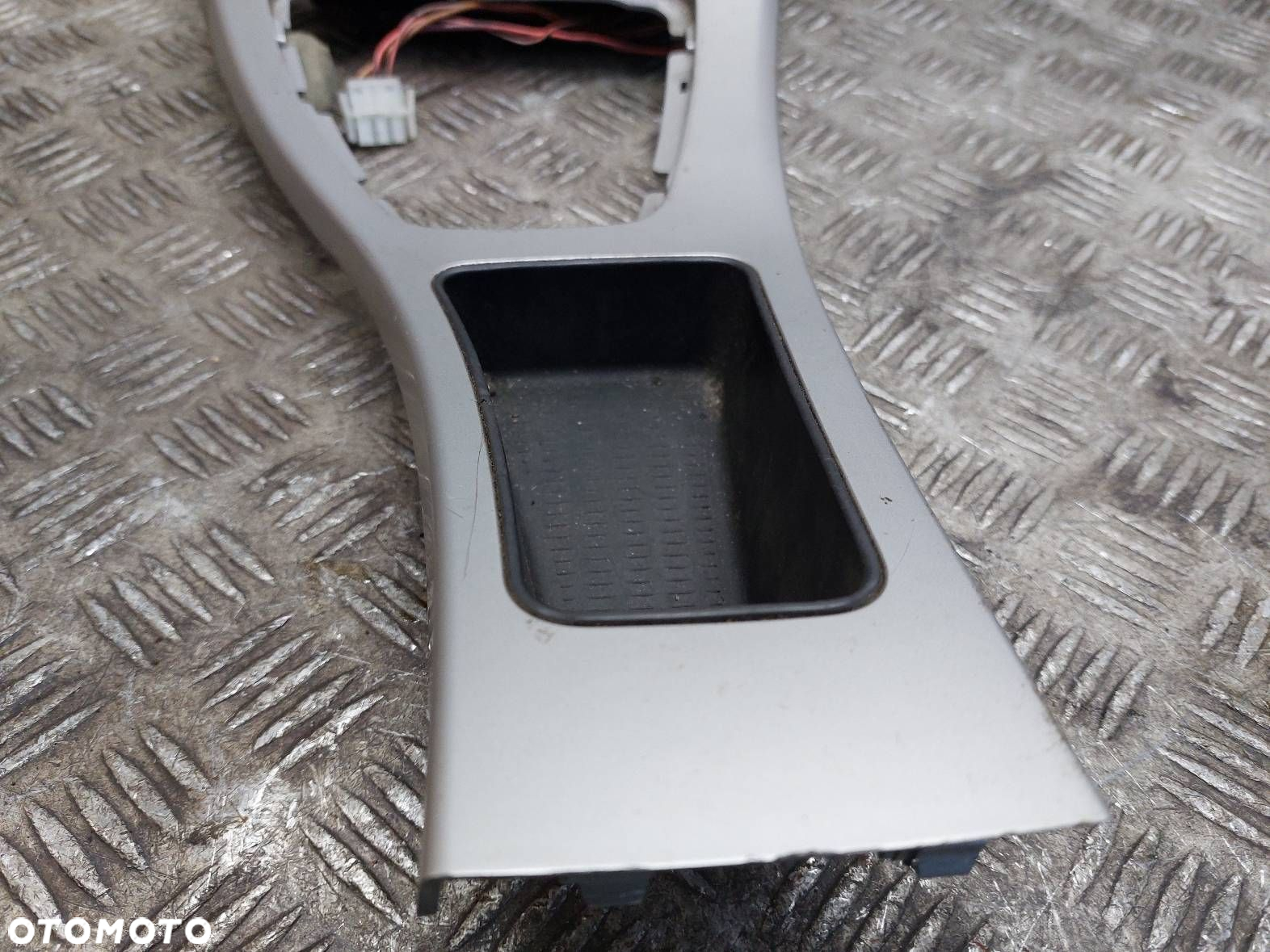RAMKA KONSOLI ŚRODKOWA BMW E90 E91 7078571 7118034 - 2