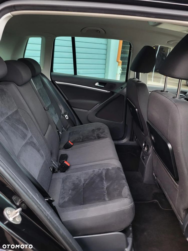 Volkswagen Tiguan 2.0 TDI DPF 4Motion BlueMotion Technology DSG Sport & Style - 9