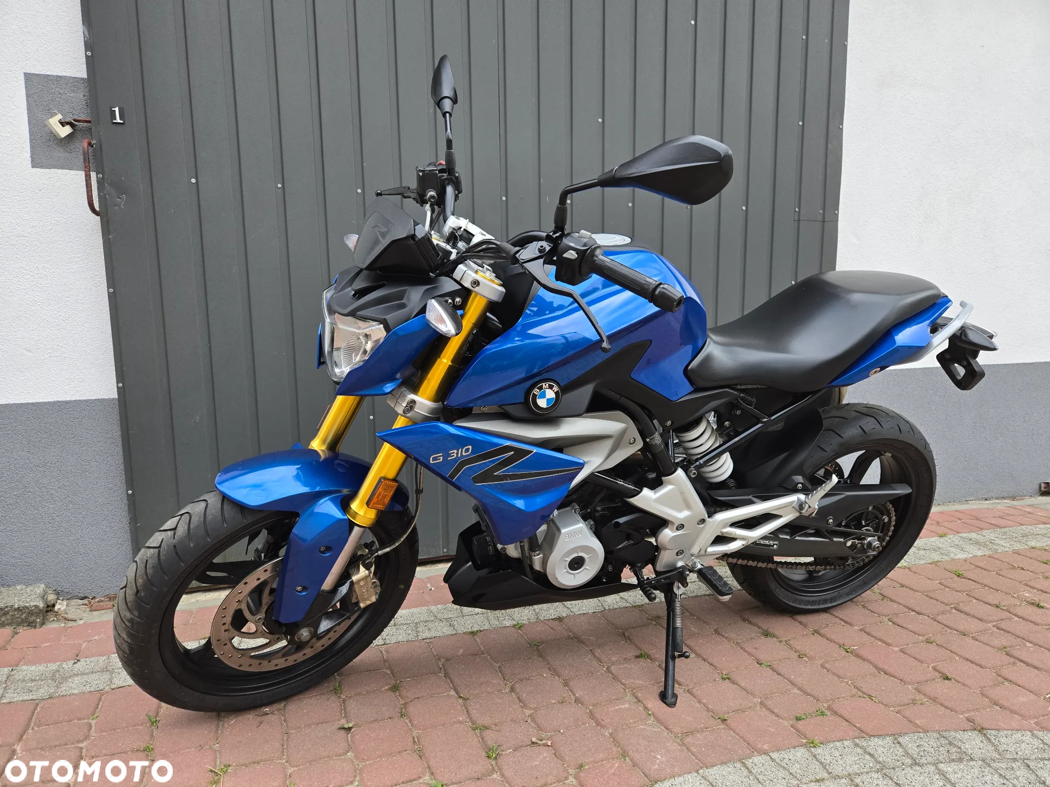 BMW G - 9