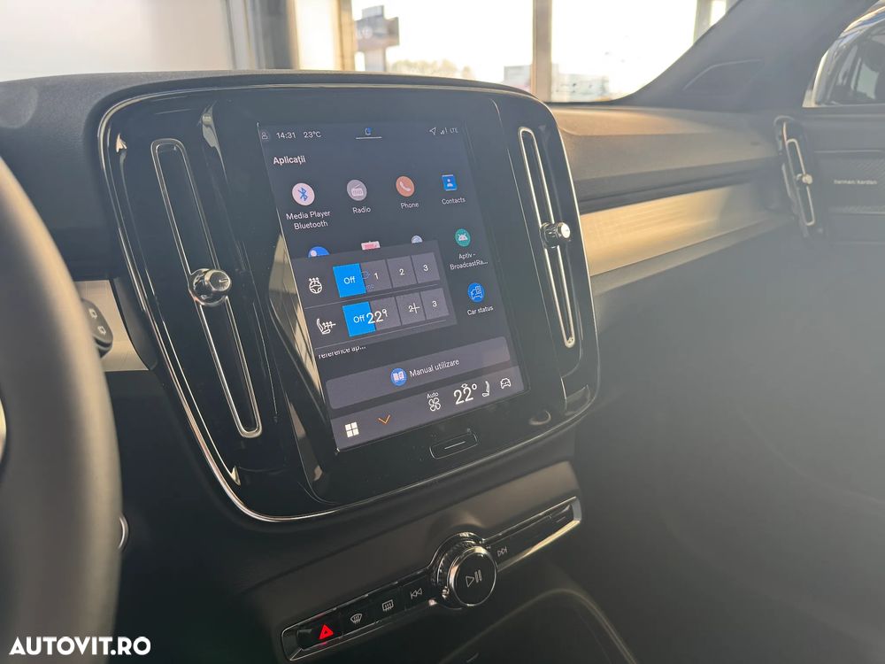 Volvo XC 40 B3 AT FWD MHEV Plus Dark - 15