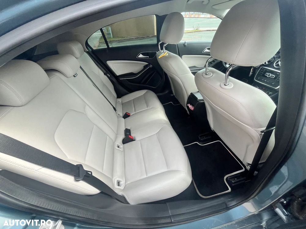 Mercedes-Benz A 180 BlueEfficiency 7G-DCT - 14