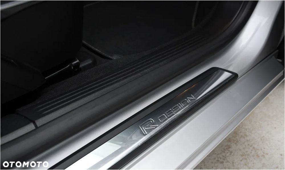 Volvo V40 D2 Geartronic RDesign - 34