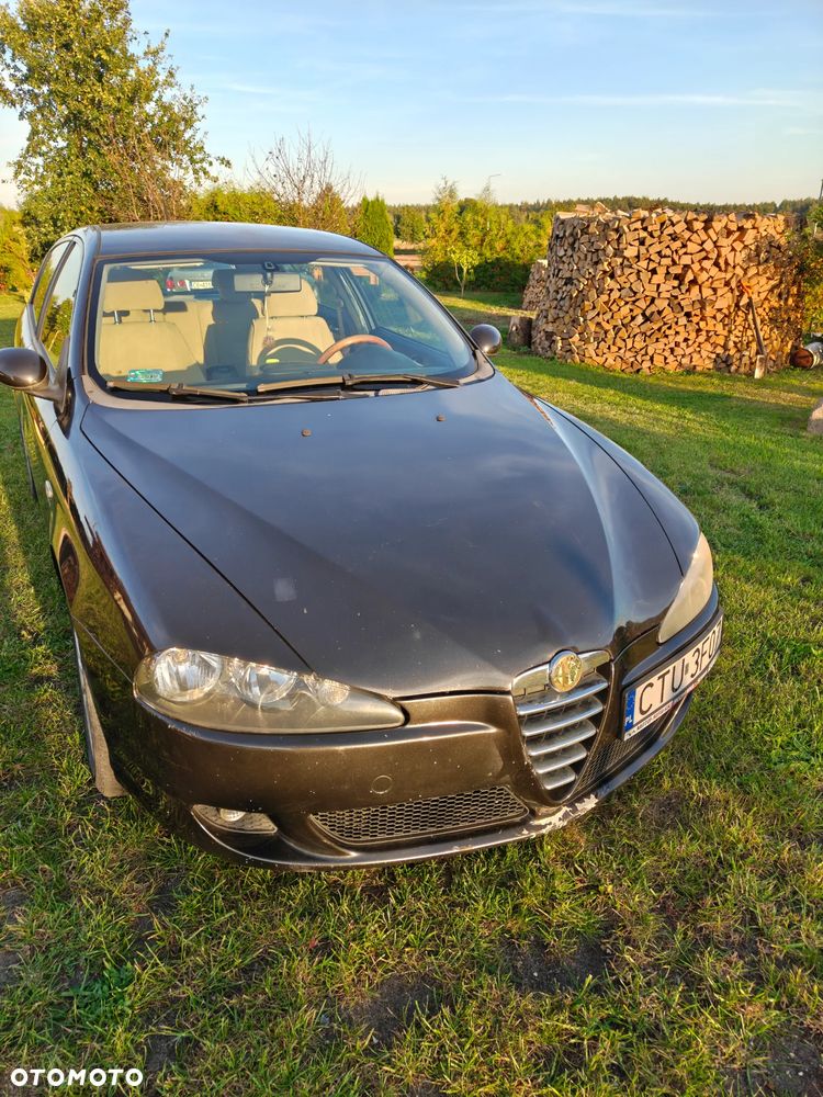 Alfa Romeo 147 1.9 JTD 16V Distinctive - 4