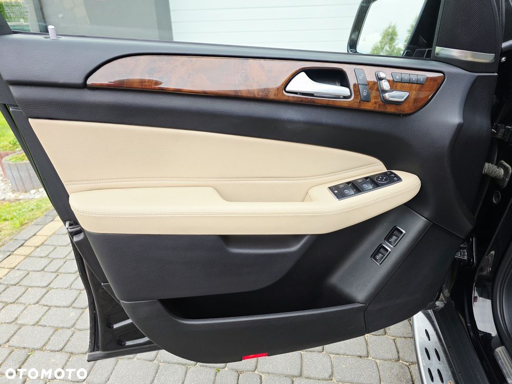 Mercedes-Benz GLS - 30