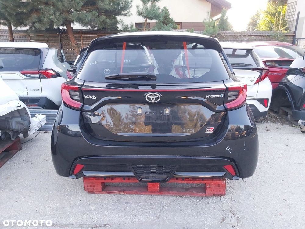 Toyota Yaris IV kompletny tył pas tylny klapa błotnik zderzak GR - 1