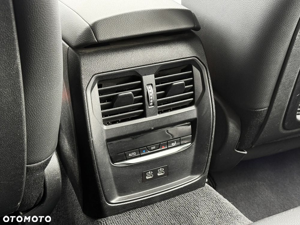 BMW Seria 3 320d - 28