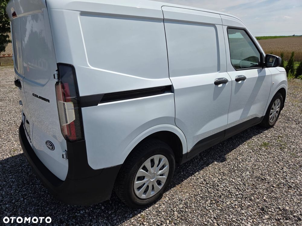 Ford Transit Courier - 4
