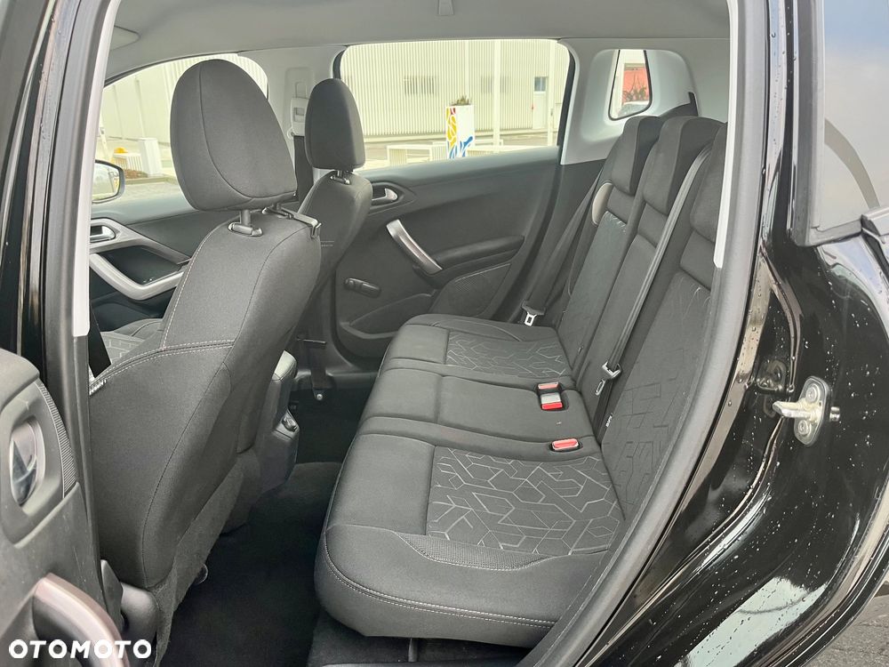 Peugeot 2008 1.2 Pure Tech Active S&S - 12