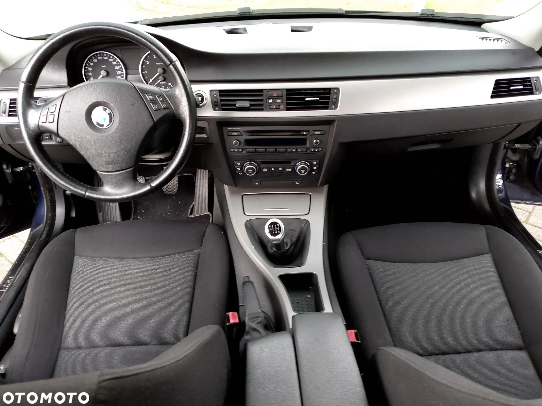 BMW Seria 3 318i - 5