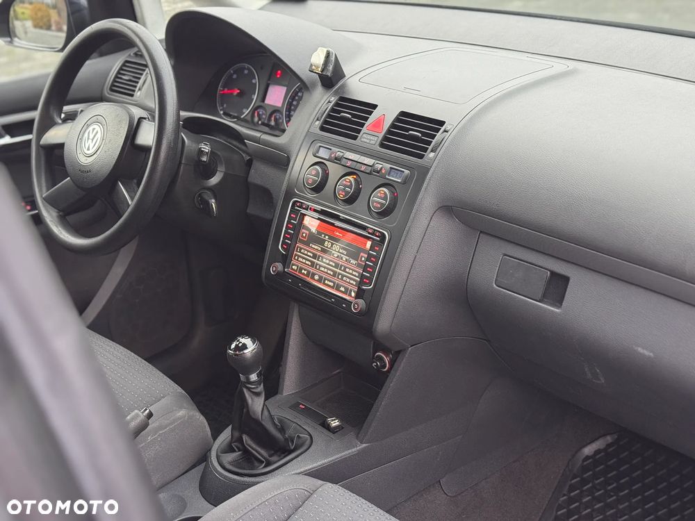 Volkswagen Touran 2.0 TDI DPF Highline - 13