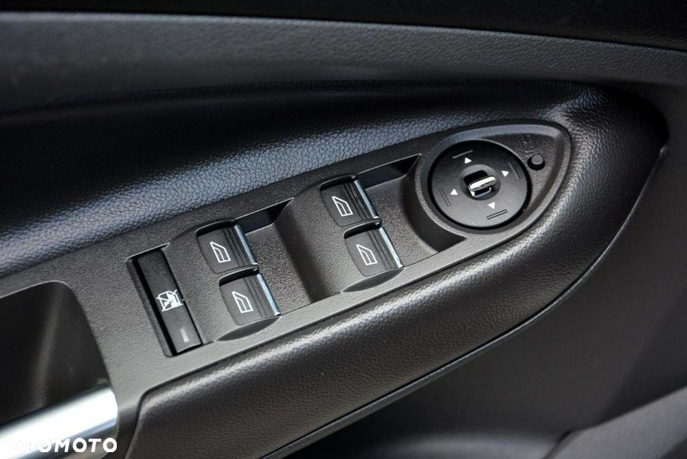 Ford Kuga 2.0 TDCi FWD Titanium - 29