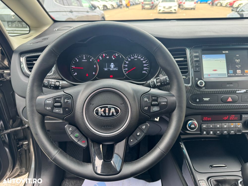 Kia Carens 1.7 CRDi 115 Dream-Team Edition - 10