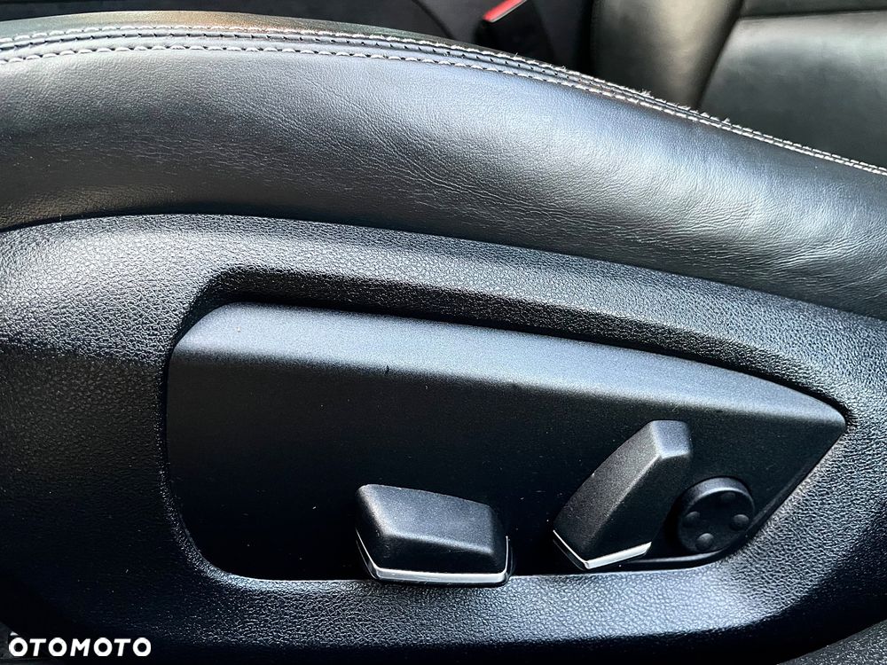 BMW Seria 5 520d xDrive Modern Line - 24