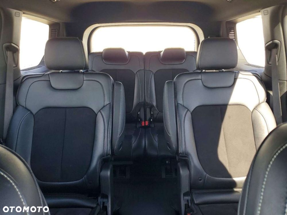 Jeep Grand Cherokee - 11