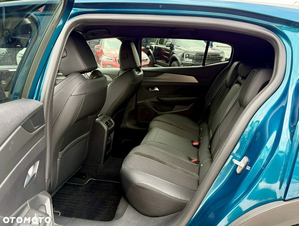 Peugeot 408 1.6 Plug-In Hybrid 225 GT EAT8 - 10