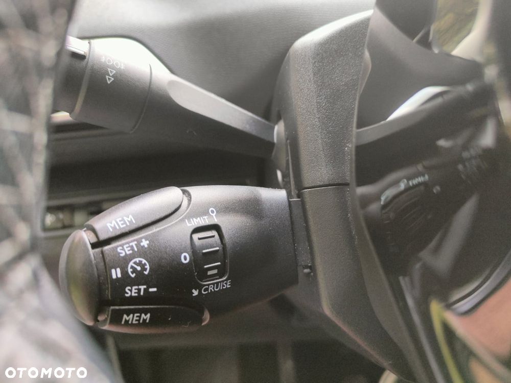 Peugeot 3008 1.6 HDi Active - 32
