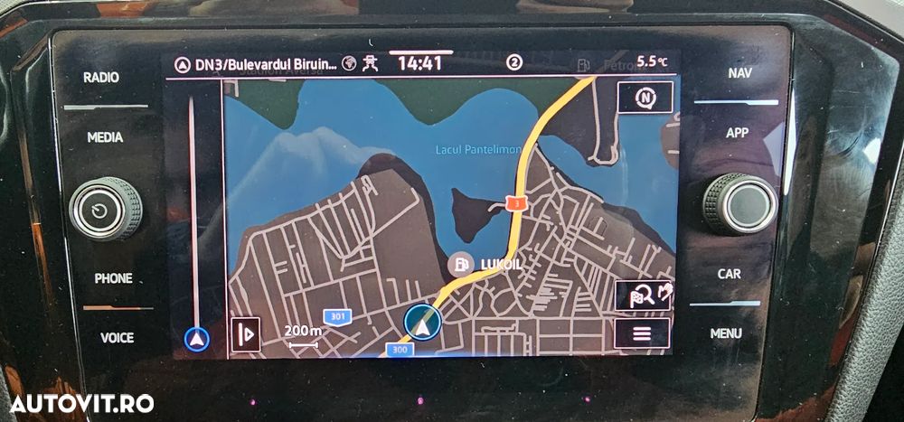 Volkswagen Passat 2.0 TDI SCR DSG Business - 24