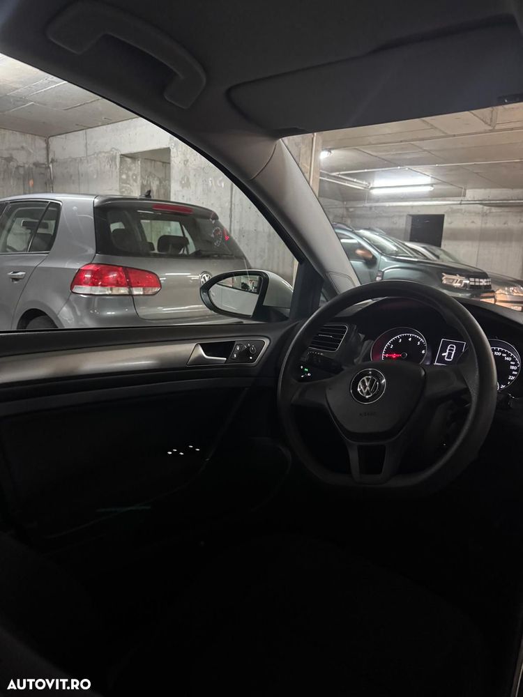 Volkswagen Golf - 2