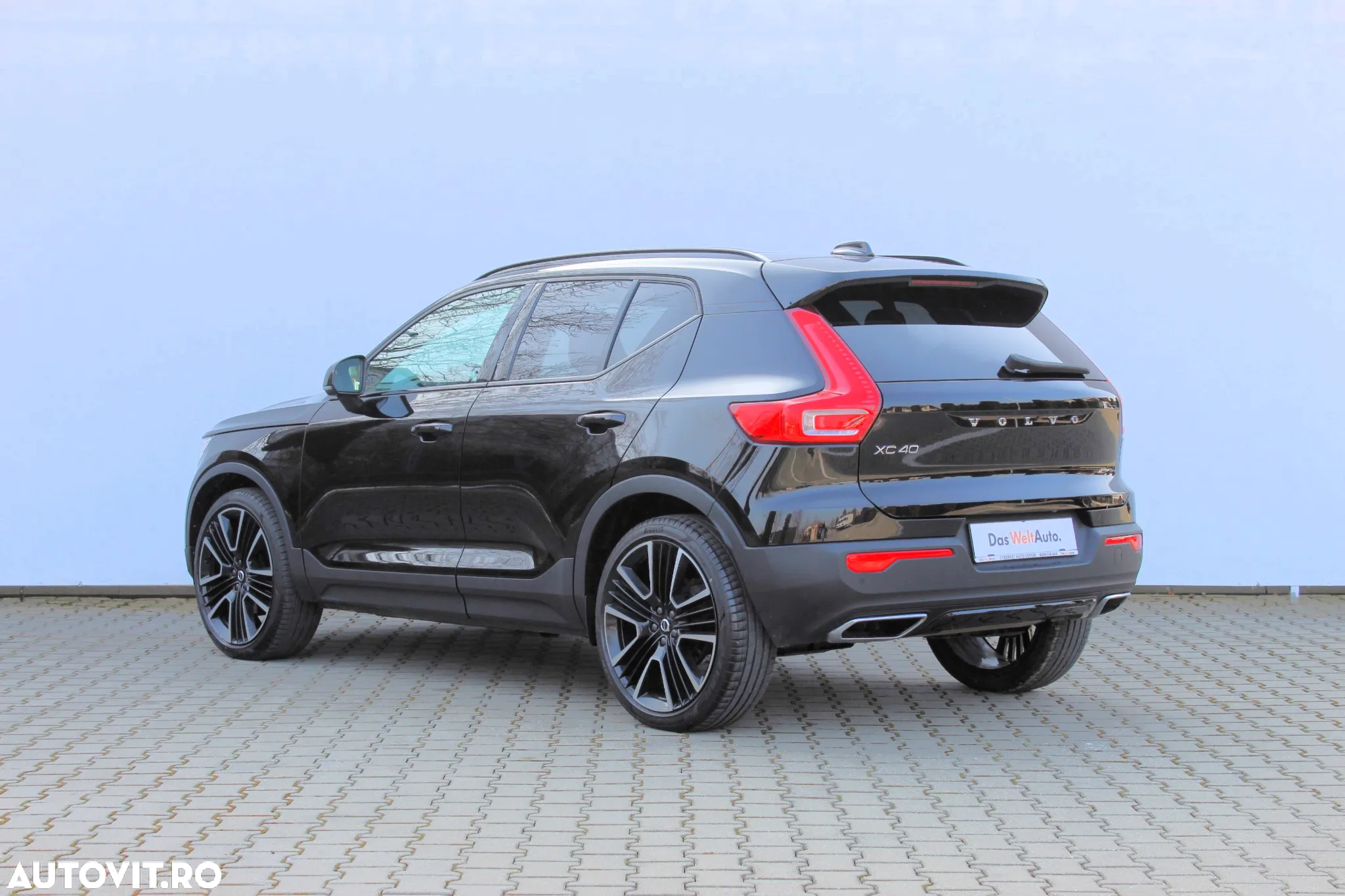 Volvo XC 40 D4 AWD Geartronic R-Design - 3