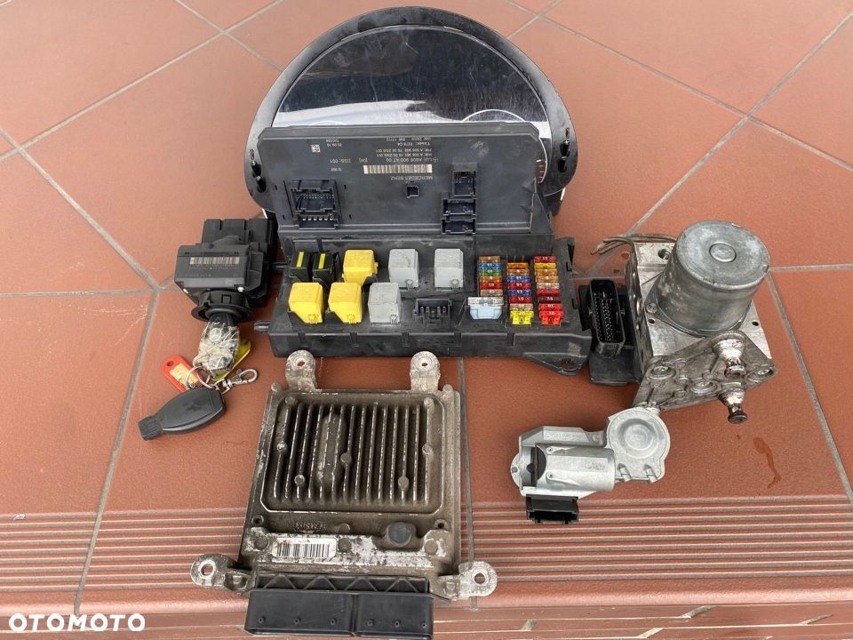 Sprinter 906 2,2 CDI zestaw komputer A6519000601 - 3