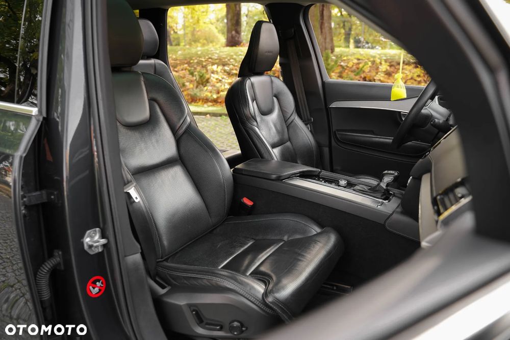 Volvo XC 90 D5 SCR AWD Inscription 7os - 16