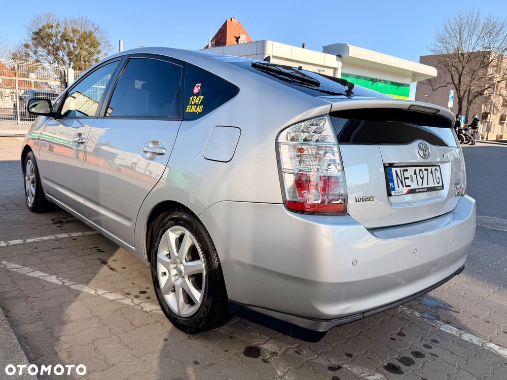Toyota Prius 1.5 VVT-i Prestige - 4
