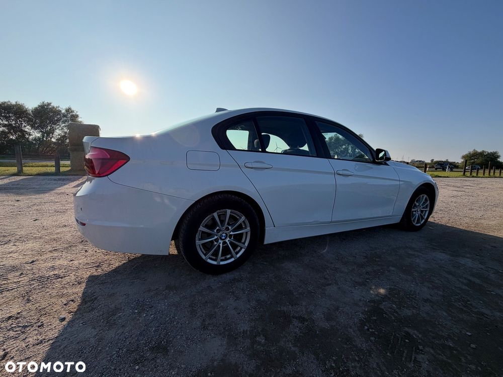 BMW Seria 3 318d - 10