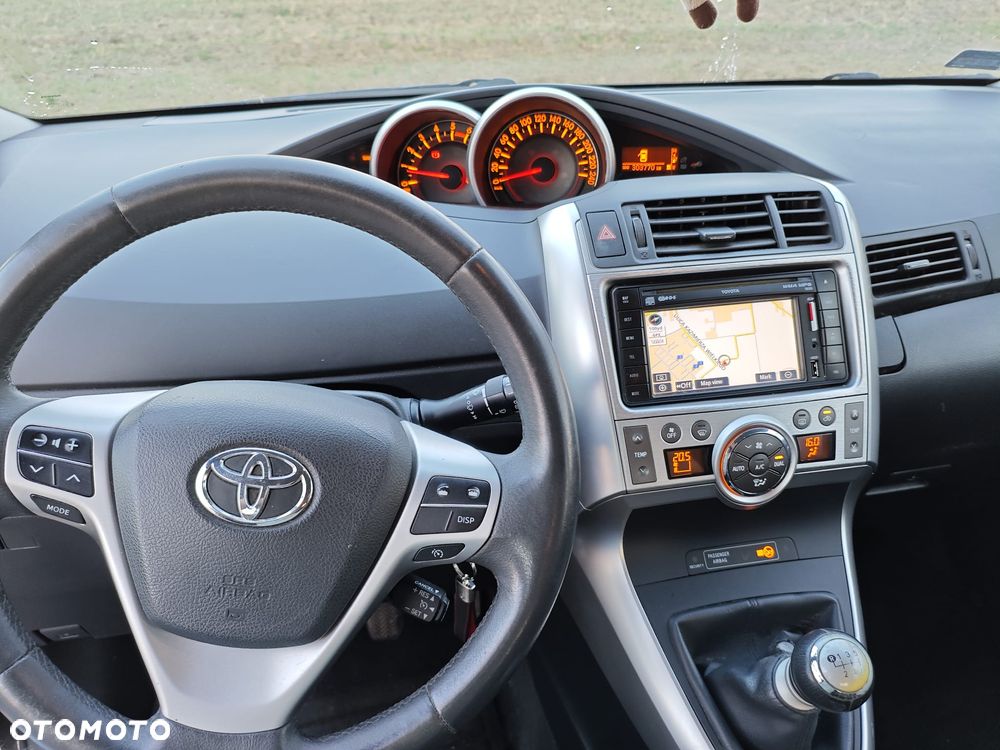 Toyota Verso 2.0 D-4D - 8