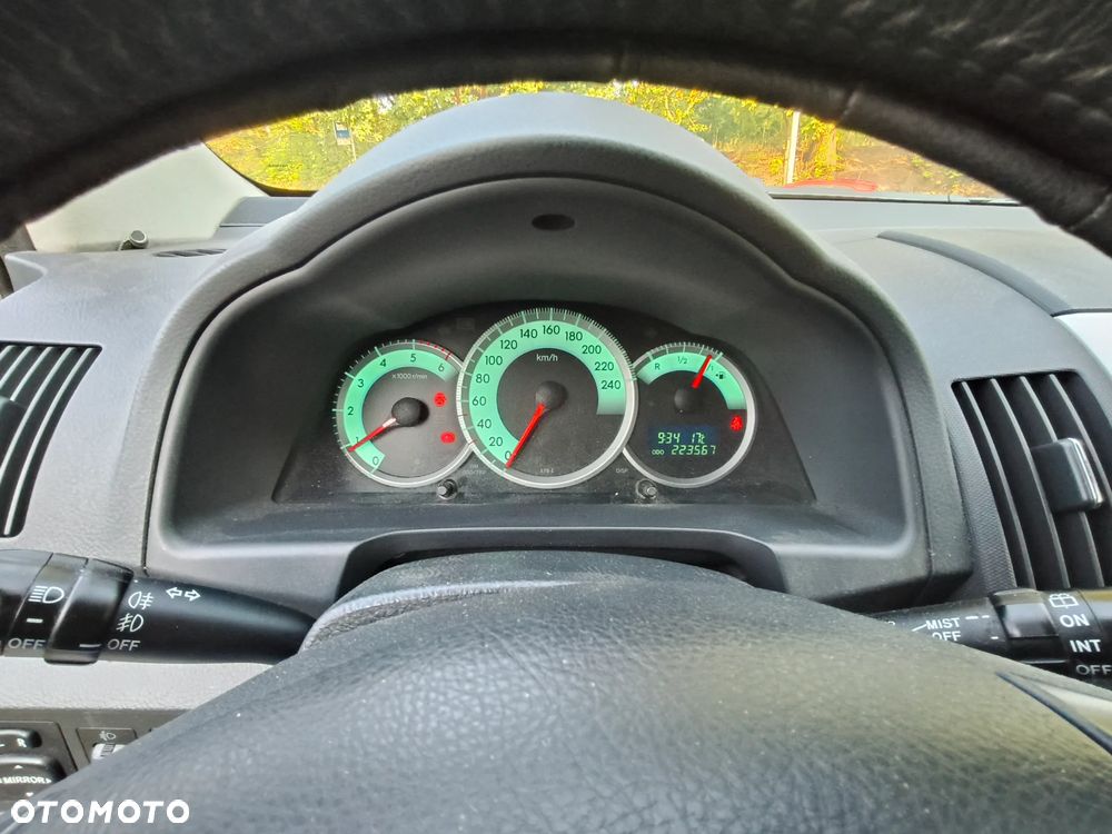 Toyota Corolla Verso 2.2 D-4D Gold - 6