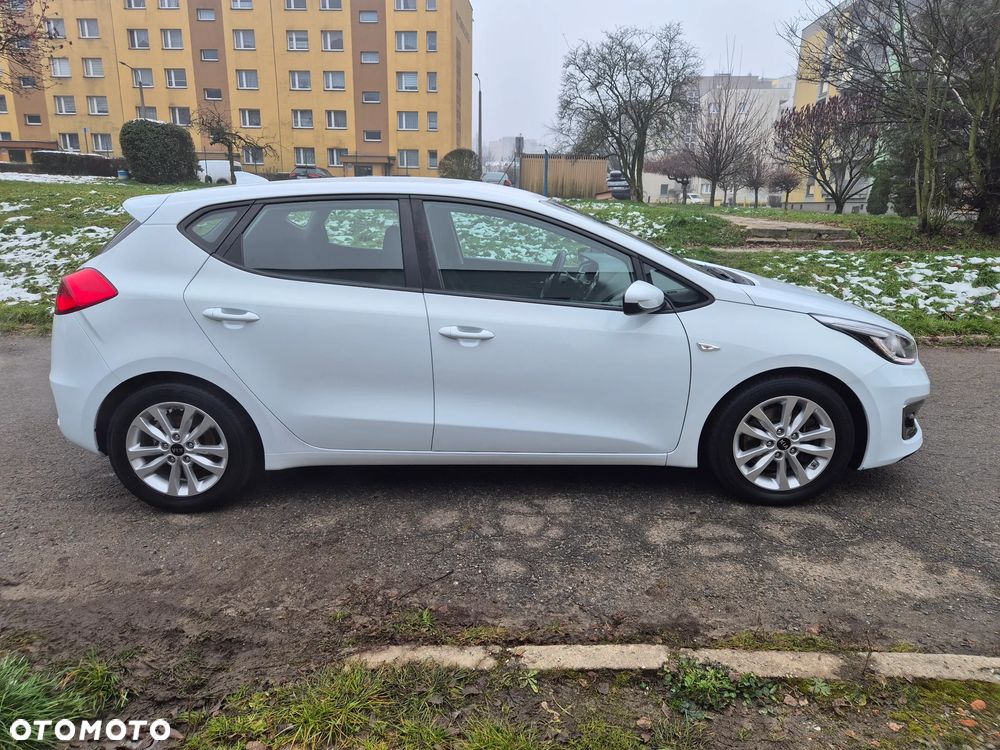 Kia Ceed 1.4 CVVT Dream Team Edition - 4