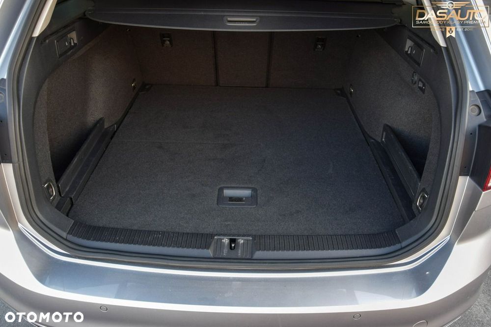 Volkswagen Passat - 31