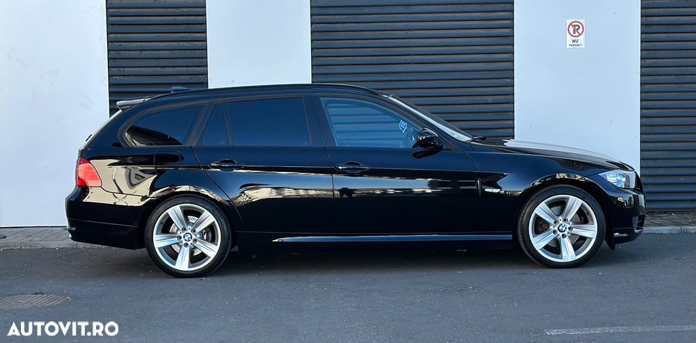 BMW Seria 3 318d DPF Touring Aut. - 12