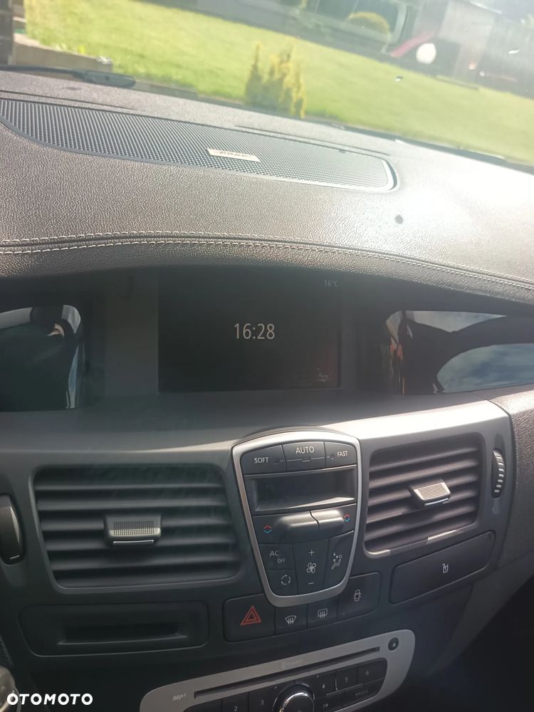 Renault Laguna 2.0 dCi Initiale - 24